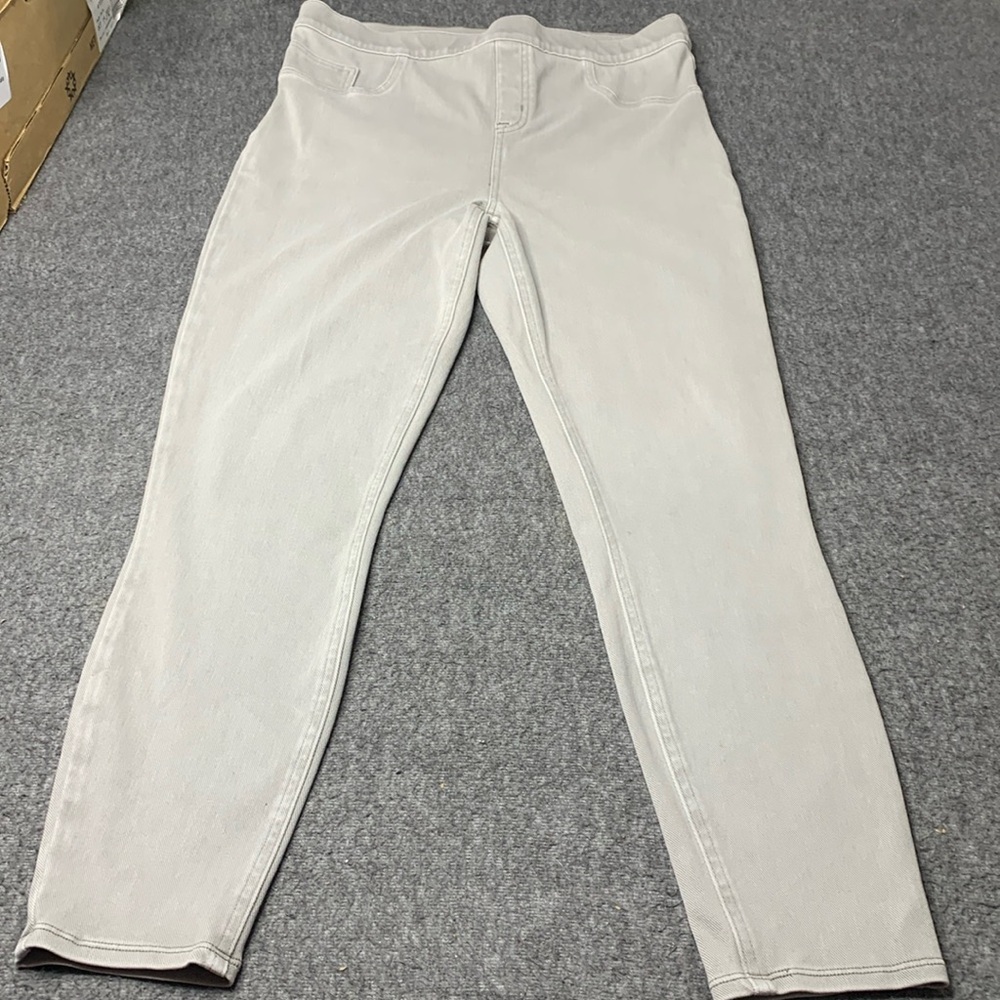 SPANX Lite-Grey Leggings